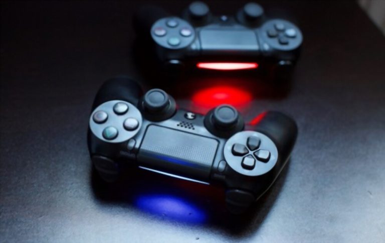 dualshock 4 controller blinking red