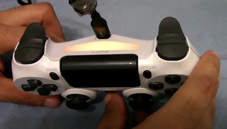 PS4 Controller Orange Light Issue PS4 Controller Orange Light Issue