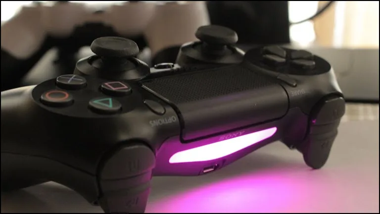 PS4 Controller Pink Light