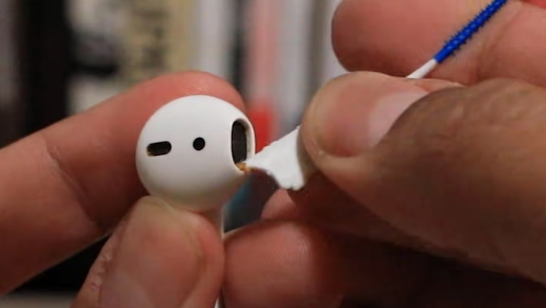 Clean Your Airpods - Remove Earwax