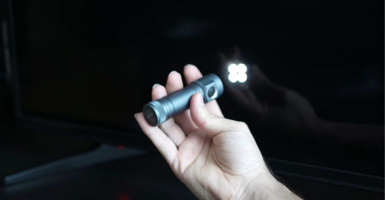 Use The Flashlight To See If Backlight Is Broken