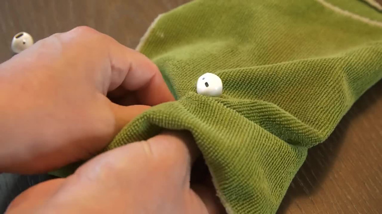 Use A Microfiber Cloth To Clean Airpods