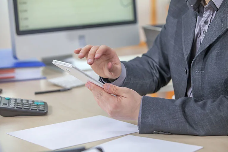 Business Management Using Phone Business Management Using Phone